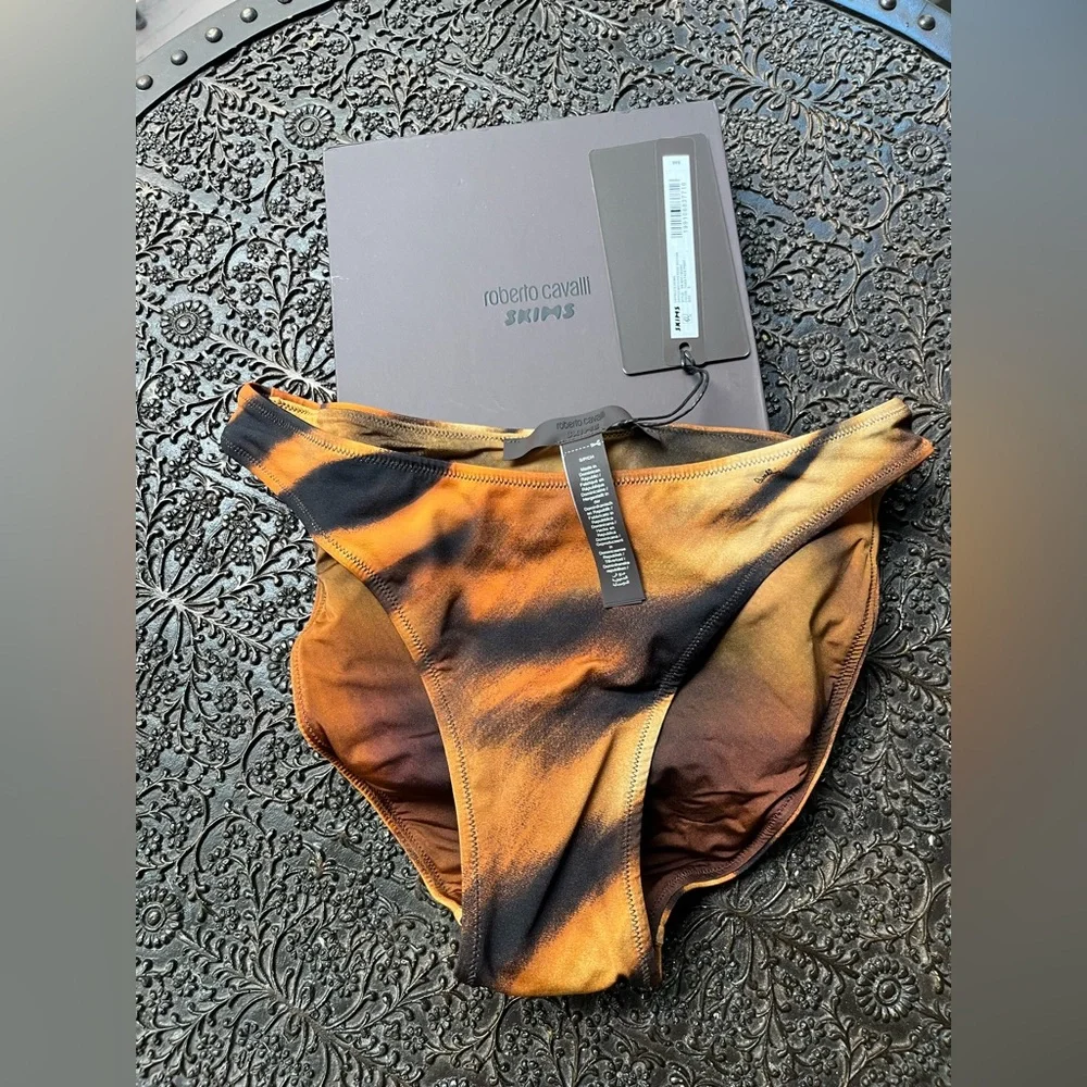 SKIMS X ROBERTO CAVALLI DIPPED MID COVERAGE BIKINI BOTTOM TIGER FACE PRINT S